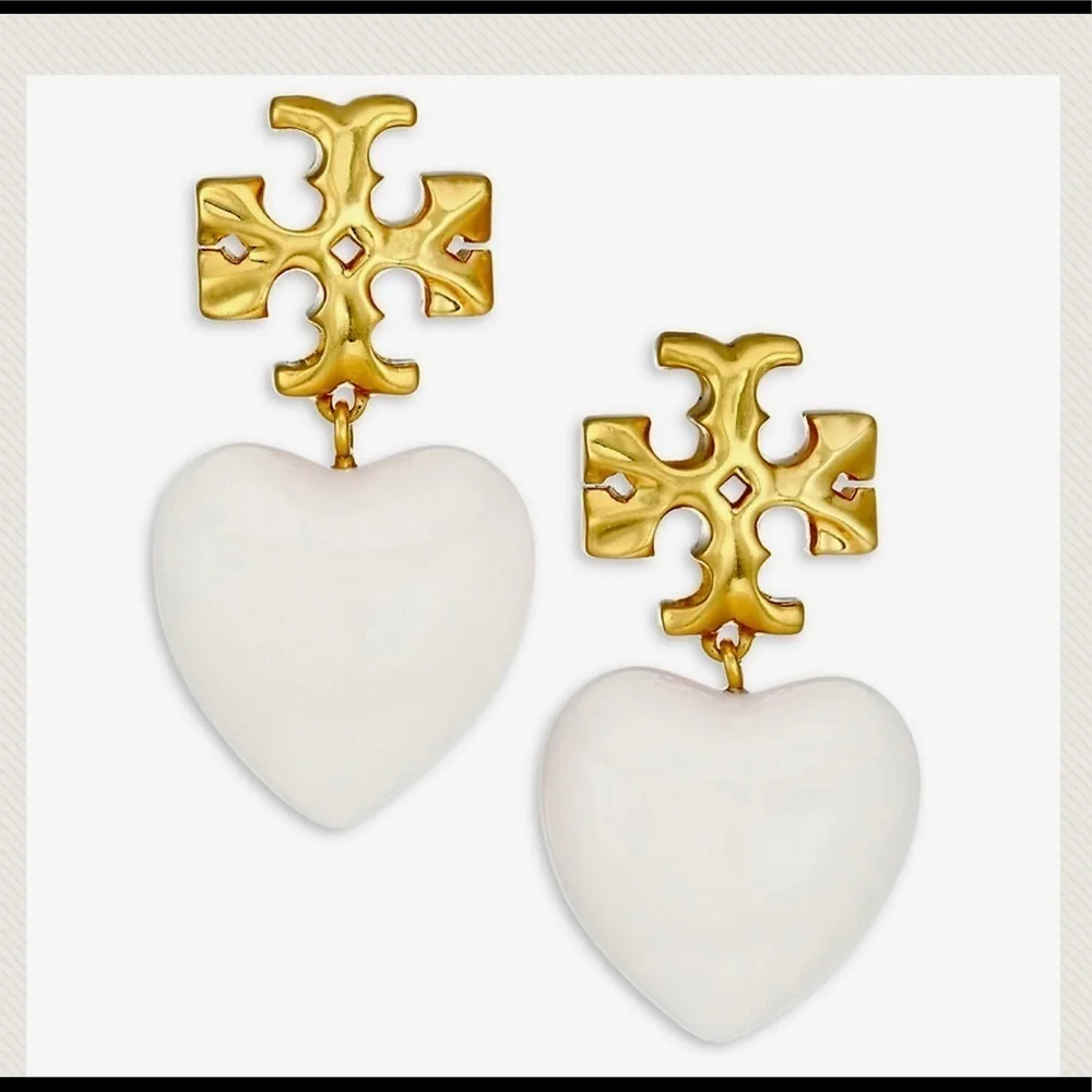 Designers Brands For Customers That Love To Wear Casual and Elegant Accessories;